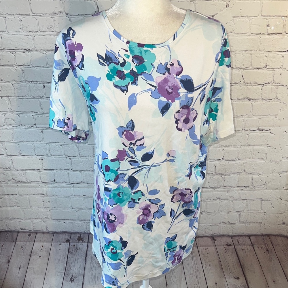 1X Floral Print Women's Top. Croft & Barrow short sleeve T Purple, green & white